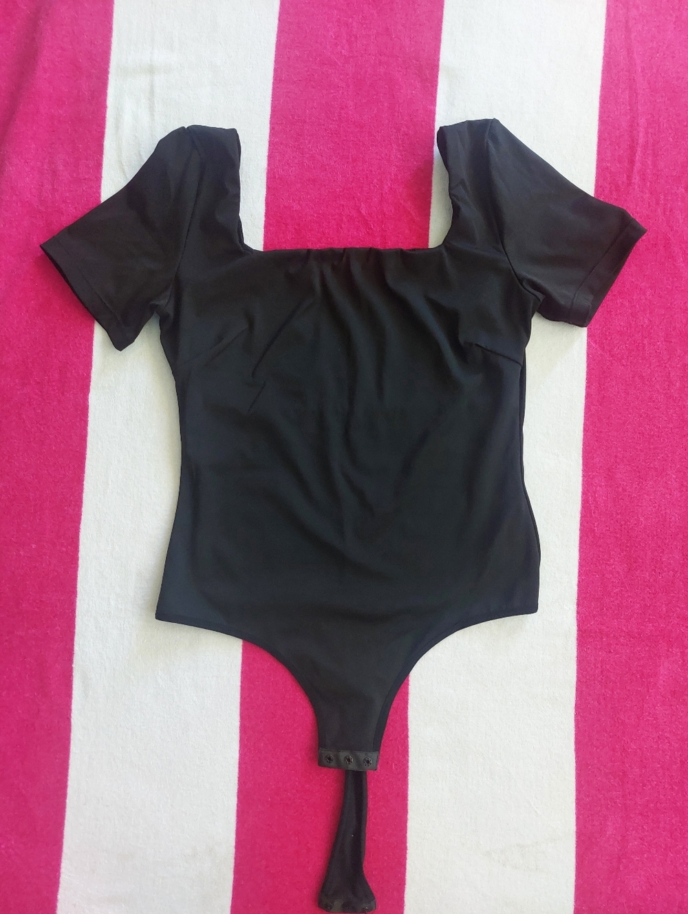 Black  Short Sleeve One-Piece Bodysuit Size: S
